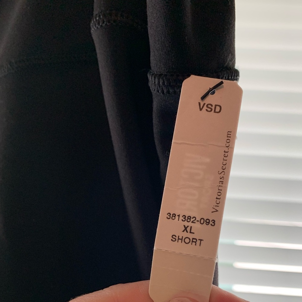 Victoria Secret Sport Knockout Tight(Short)